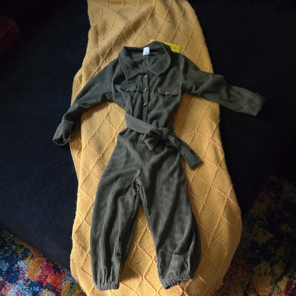 Colorful Kids Clothing Set - Picture 5 of 13